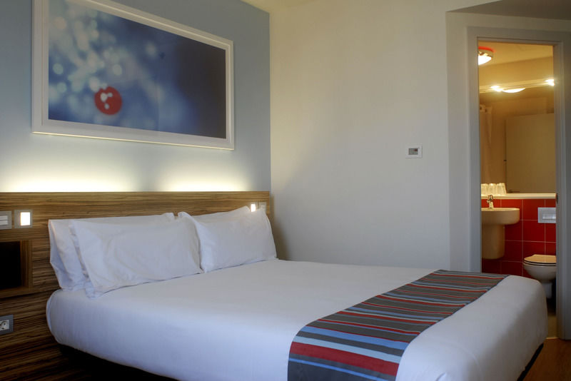 Travelodge Croydon Central Buitenkant foto